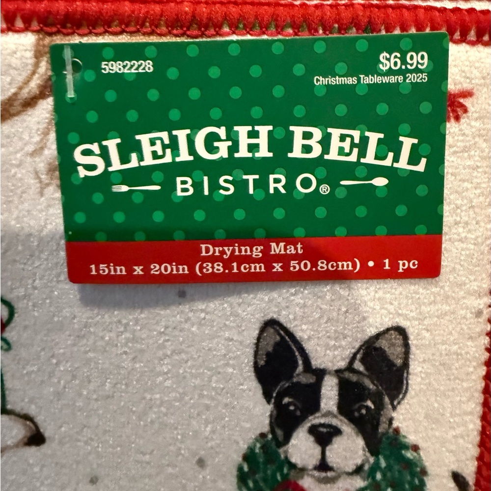 LAST ONE!! Super Cute Holiday Dog Drying Mat- NWT - Picture 2 of 2